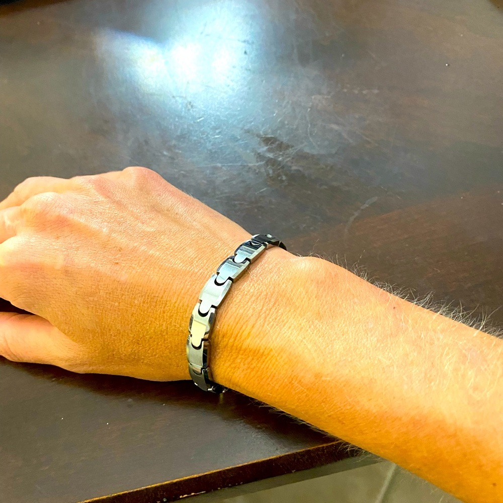 Stainless steel chainlink bracelet